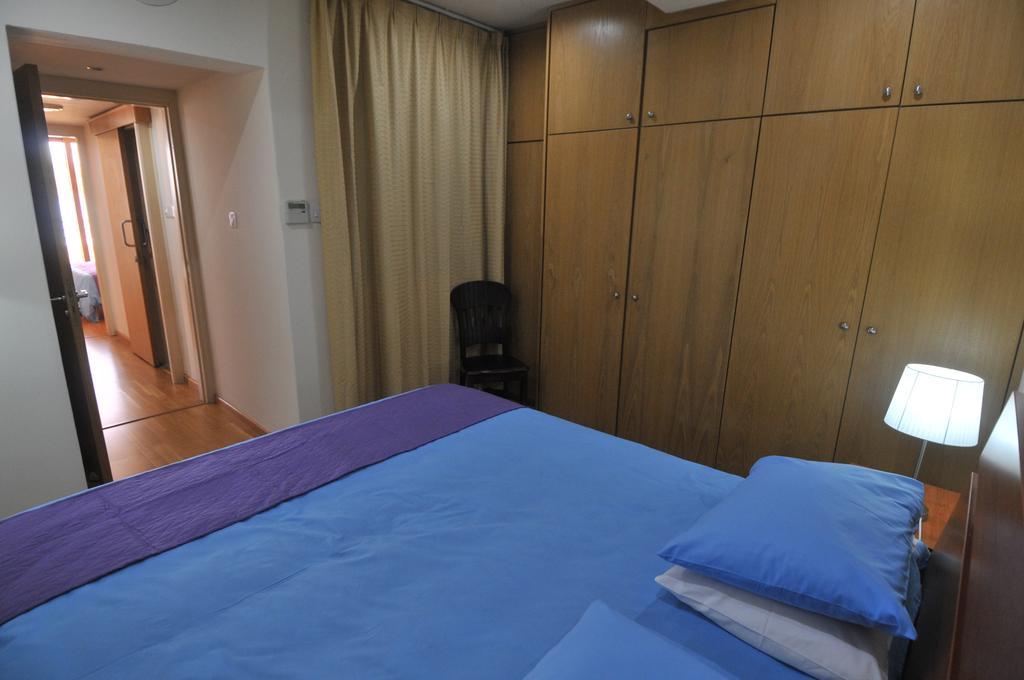 Ithaki Phinikoudes Apartment No. 202 라르나카 객실 사진